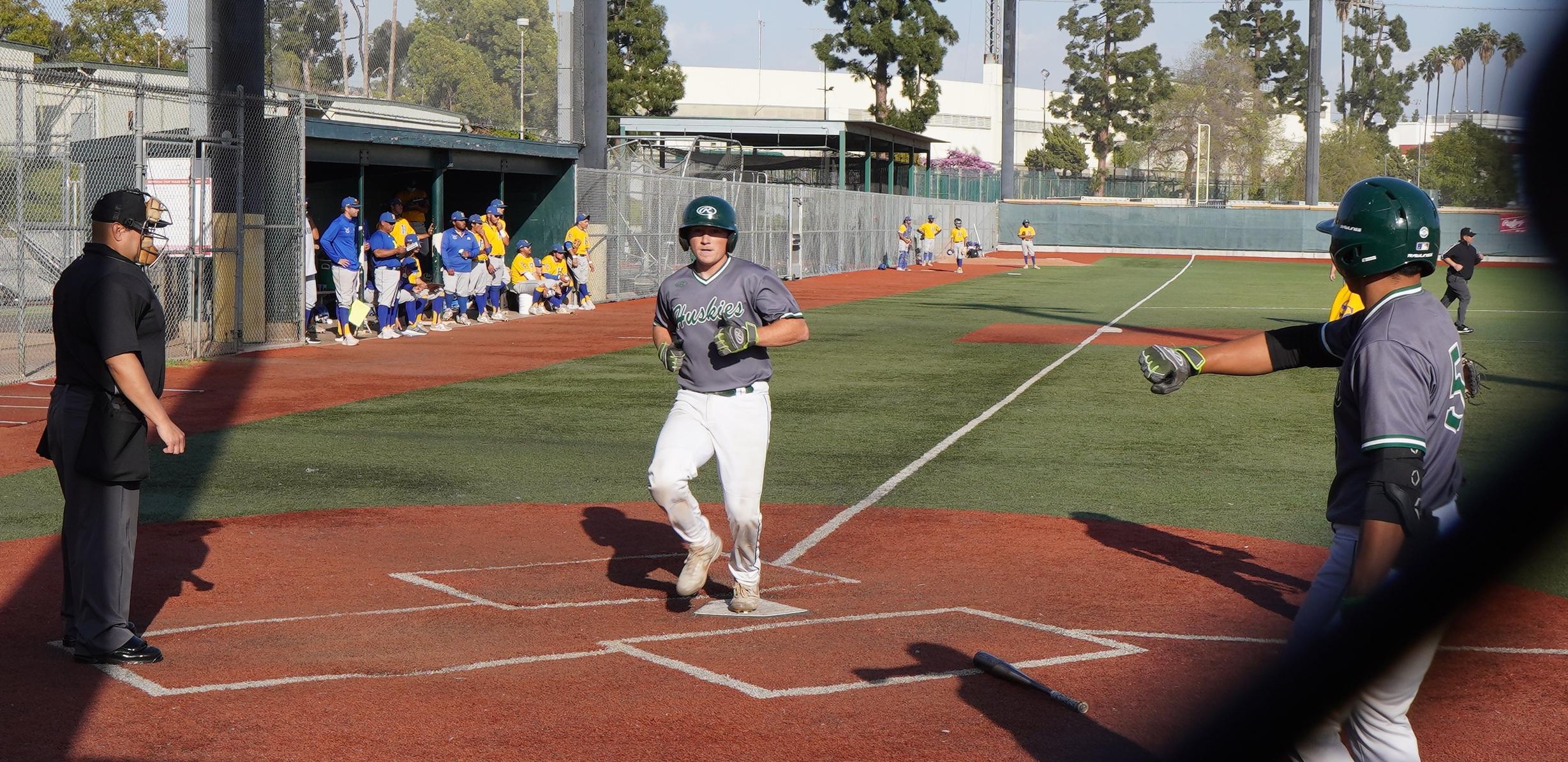 Huskies Rally with Two Outs, Wins Wild Back-N-Forth Game
