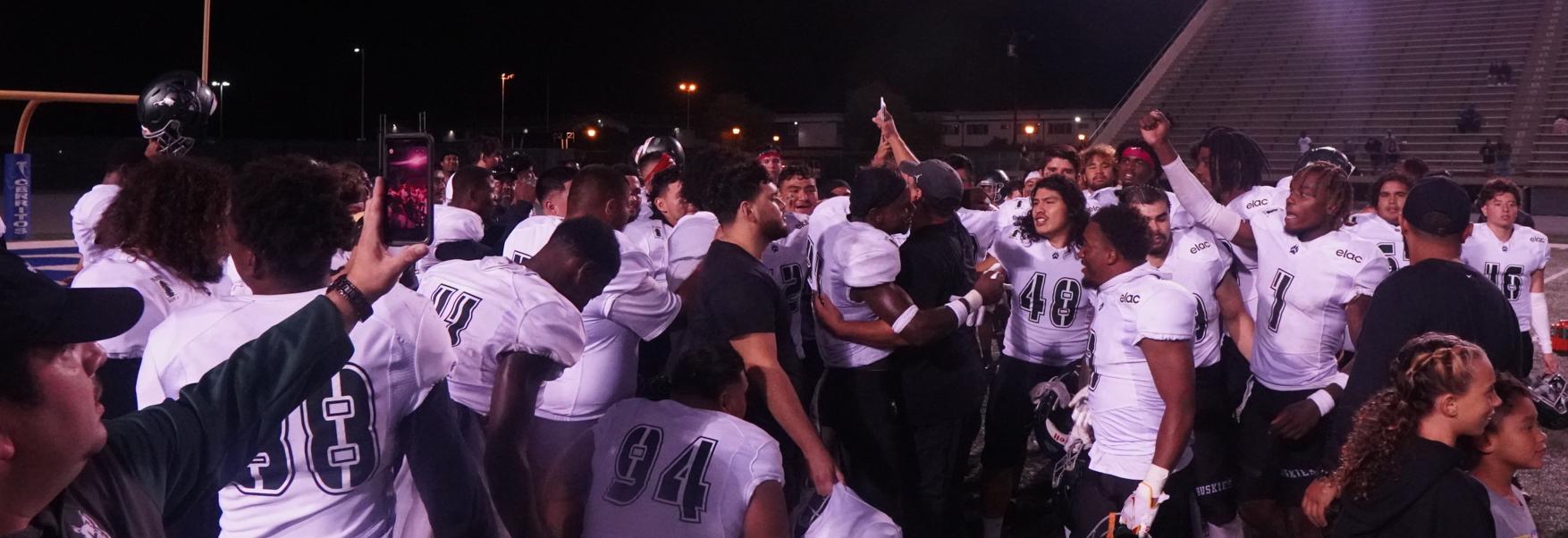 Late Go-Ahead TD, Defensive Stand Earns Huskies Upset Win at Cerritos