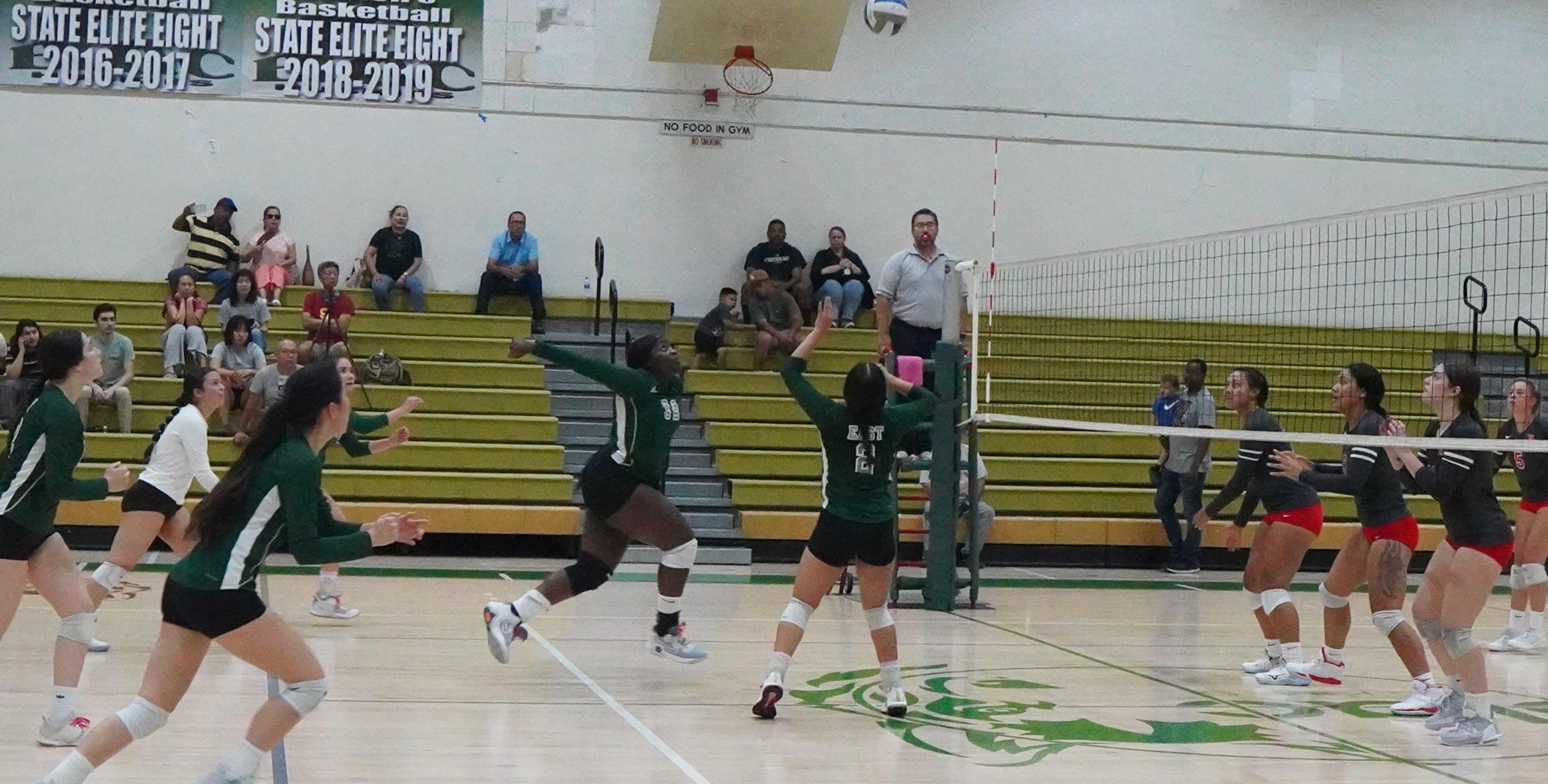 Huskies Snap Skid, Defeat Vikings in Straight Sets