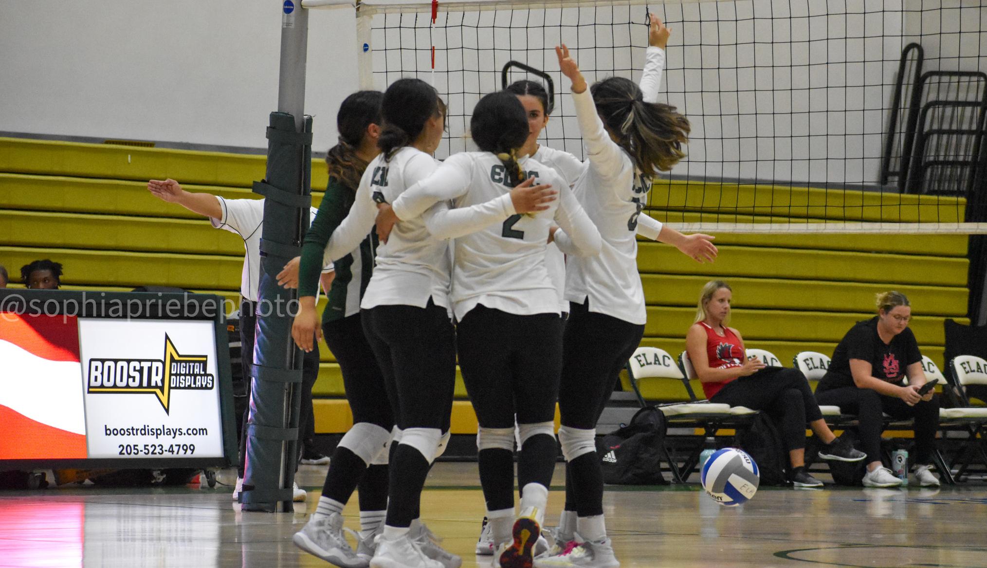 5-0 Week Boosts Huskies to New Heights in State Rankings