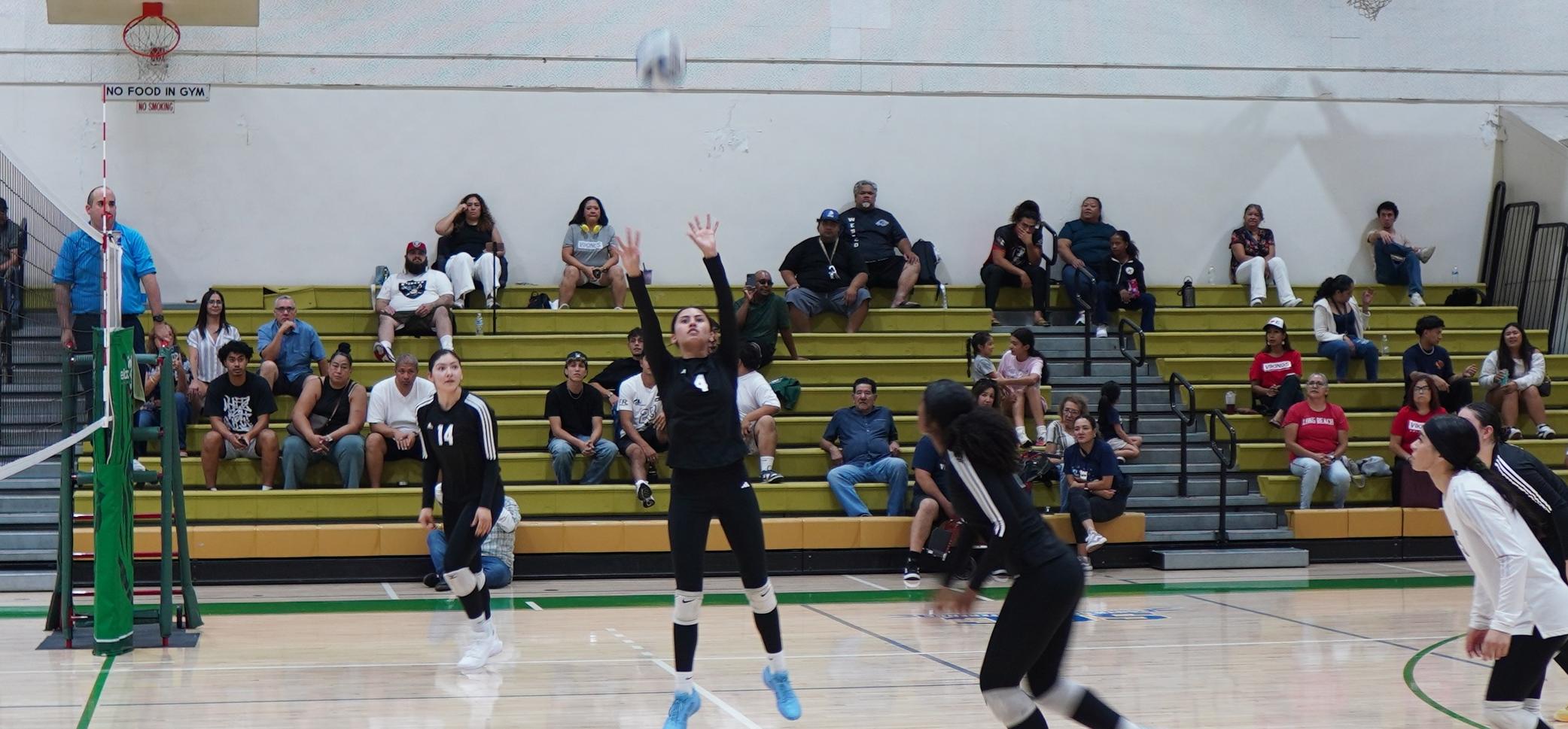 Huskies Close Season by Controlling LA Harbor Late for the Win