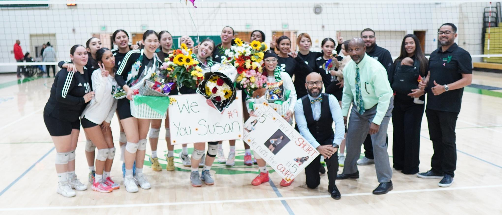 Sophs Lead the Pack in Sweep of Cubs on Sophomore Night
